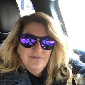 Meet your Posher, Denise